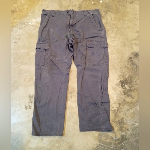 Wrangler Relaxed Fit Distressed Cargo Pants Men’s size 36x30 - Picture 1 of 6
